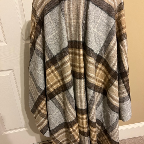 Wrap - Picture 3 of 5